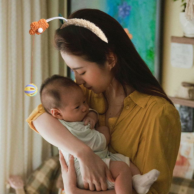 Liu Yifei's same style of baby-friendly headband, a baby-coaxing headband, baby diaper-changing toy, headband