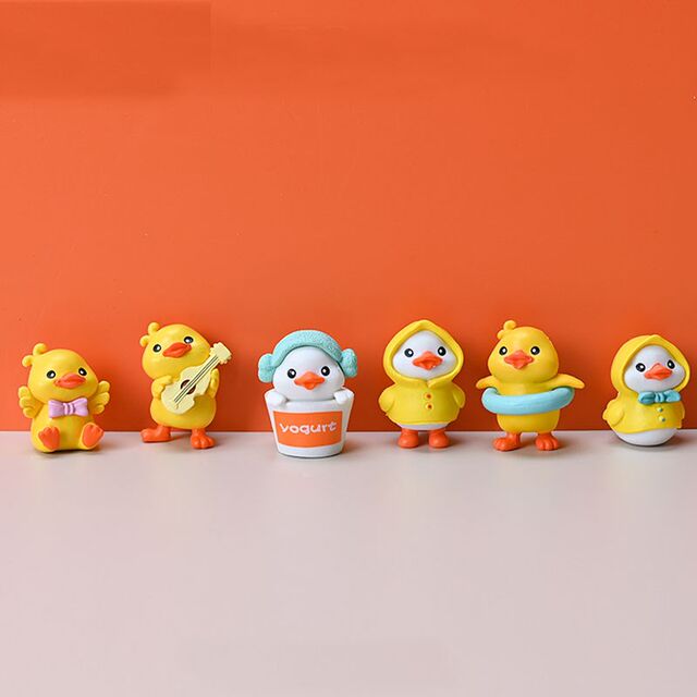 Cute cartoon office desktop computer papp small ornaments screen monitor station decoration healing and decompression
