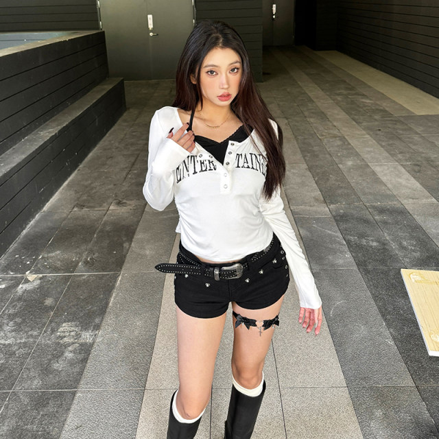 WEIRD PUSS lazy style white fake two-piece V-neck long-sleeved T-shirt for women, high-level casual letter top
