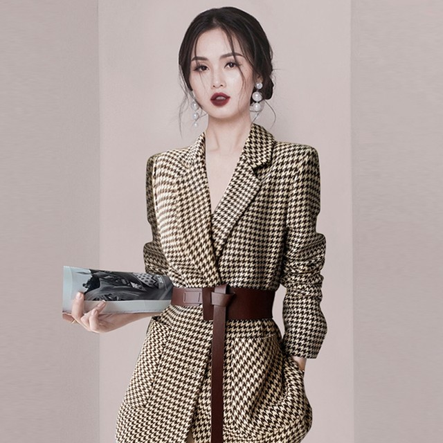 Slim fit plaid short blazer for women 2025 autumn new versatile tops for women's spring and autumn woolen coat

