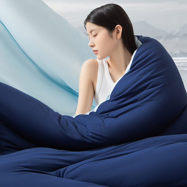 
Katisade velvet heating quilt is warm and feels skin-friendly fabric without quilt cover, anti-bacterial and anti-mite