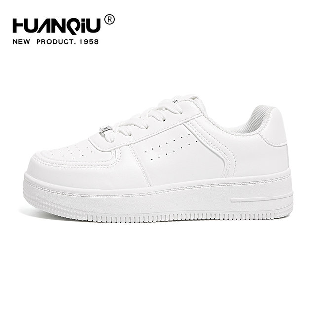 Universal velvet white shoes for women 2025 autumn and winter new popular versatile cotton shoes for women thick-soled casual sports sneakers
