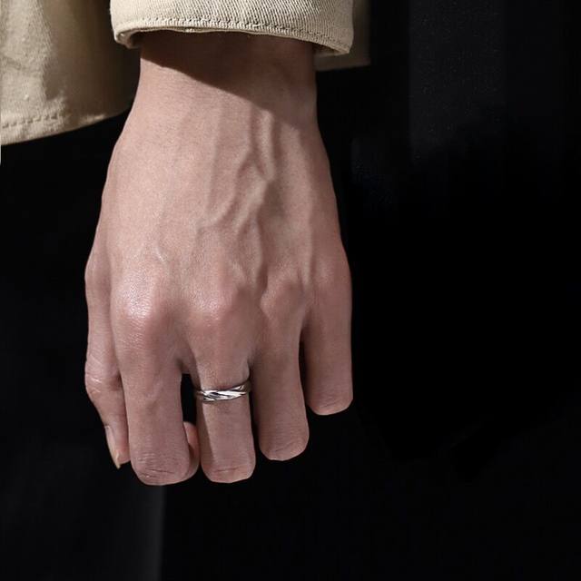 Mobius ring ring men's light luxury high-end single index ring women's niche design simple and adjustable