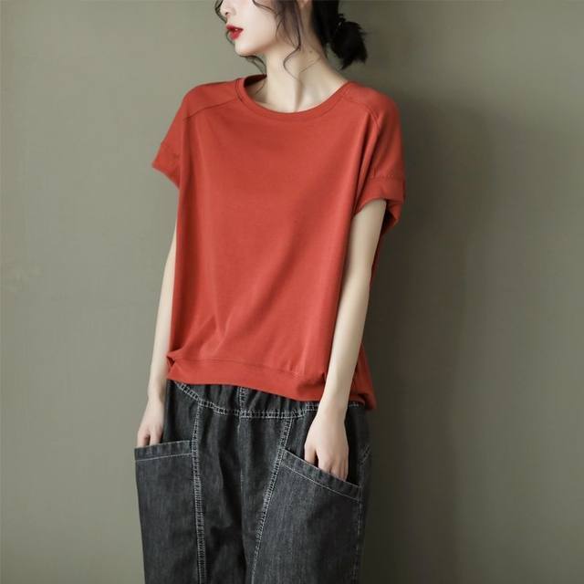 High-end solid color short-sleeved top in summer new versatile and fashionable age-reducing loose meat-covering T-shirt for women's fashion