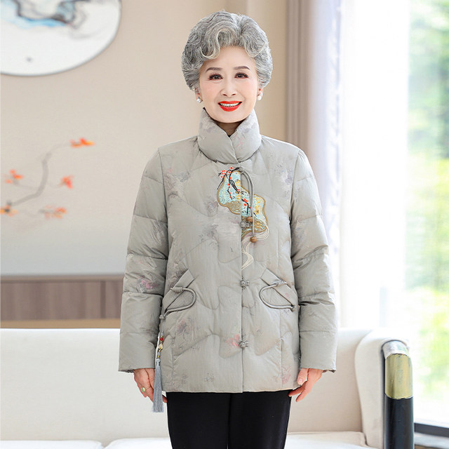 
Yalu Chinese style embroidered grandma down jacket for women 2025 winter new style foreign style age-reducing short warm jacket