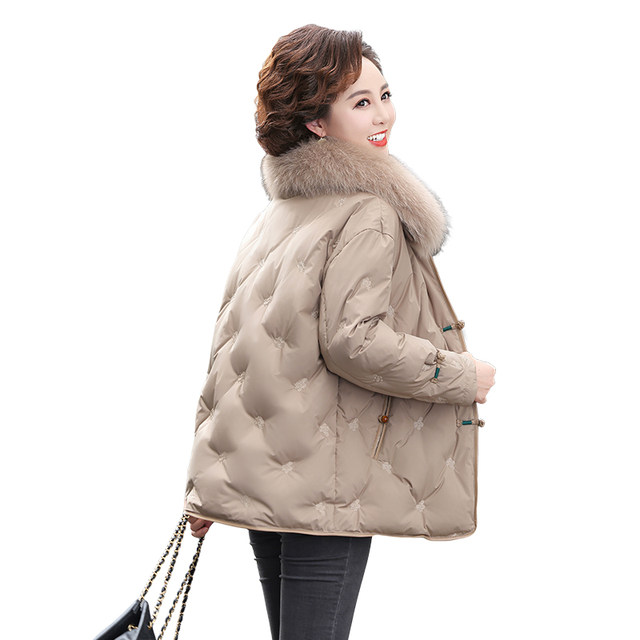 Yalu middle-aged and elderly fox large fur collar light down jacket female mother 2025 winter new warm casual jacket