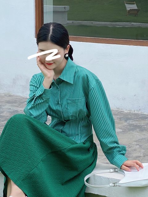 Women's green stripes single-breasted temperament waist-hugging solid color white long-sleeved lapel cardigan