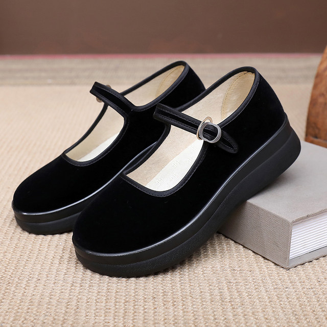 Old Beijing cloth shoes for women 2025 new style for work soft sole one foot pedal mother shoes genuine comfortable and not tired work shoes