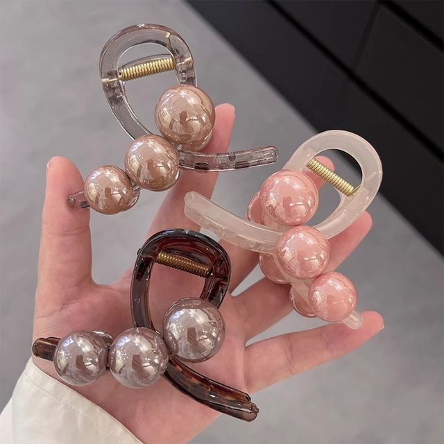 Elegant Velvet Pearl Clip Medium Shark Clip Hair Clip Women's 2024 New Style High-end Hair Accessories for the Back of the Head