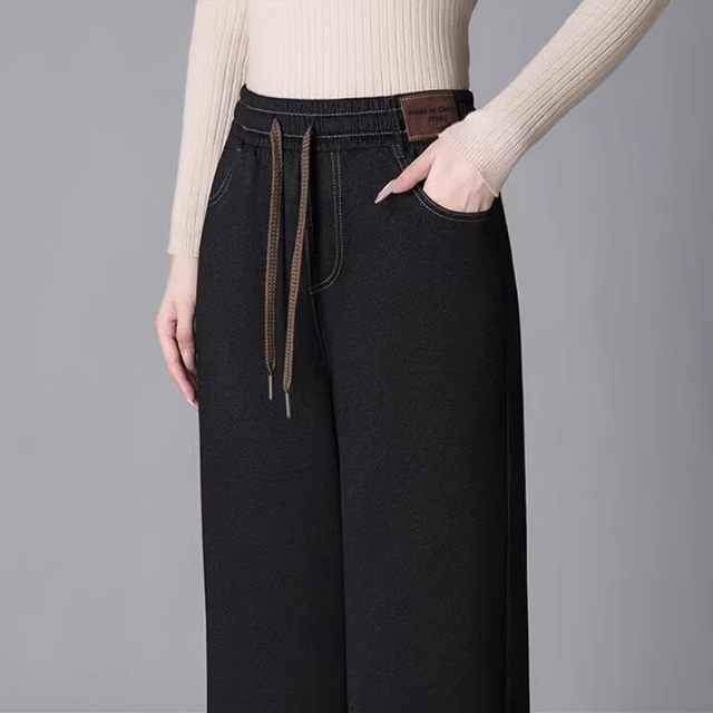 Women's denim wide-leg pants with velvet and no velvet, nine-point pants 2025 autumn and winter new style mother's loose straight pants elastic