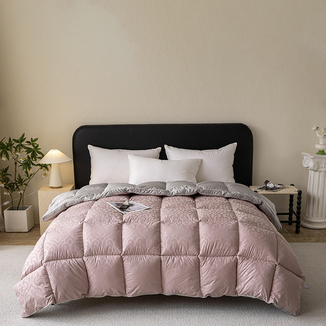 25 new autumn and winter 7D constant temperature warehouse double thickened warm winter quilt 72 square three-dimensional 8Jin [Jin equals 0.5 kg] constant temperature warehouse