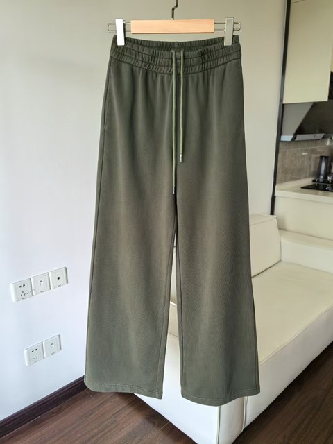 New powder standard style, unique tie-dye hooded short jacket + straight wide version of hooded trousers
