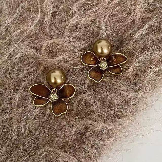 Brown autumn and winter enamel retro pearl flower earrings new light luxury temperament high earrings women's earrings