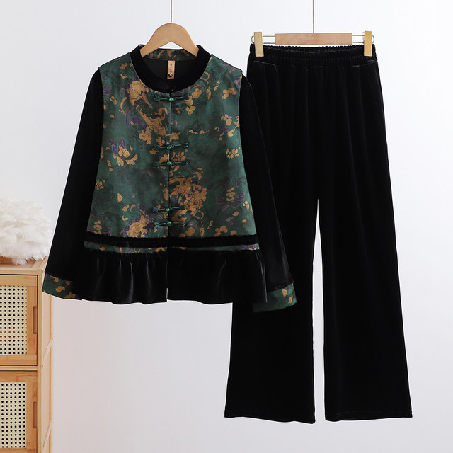 Fashionable mother autumn velvet three-piece set Chinese style vest covering the belly middle-aged and elderly women's spring and autumn clothes set
