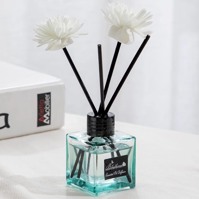 Indoor bedroom aromatherapy, children and pregnant women can use perfume air fresheners for babies and mothers to put in the room.