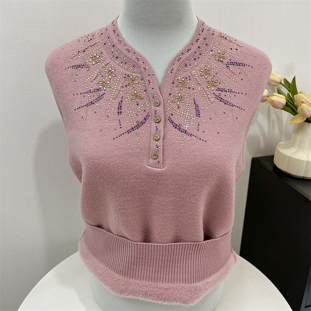 2023 new mother's clothing autumn and winter velvet thickened bottoming sweater middle-aged and elderly women's style grandma top woolen sweater