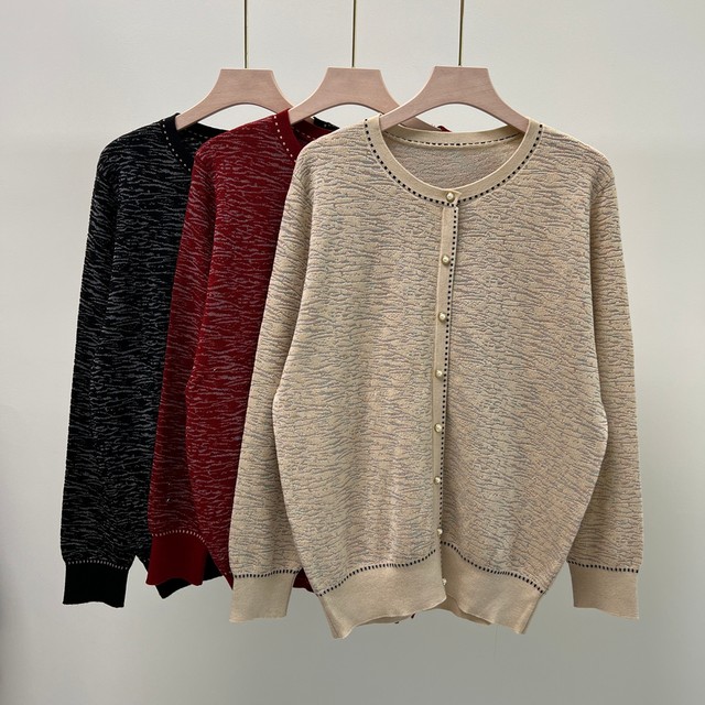 Mom's autumn sweater thin round neck top 2025 spring and autumn new style middle-aged and elderly people's fashionable loose base shirt