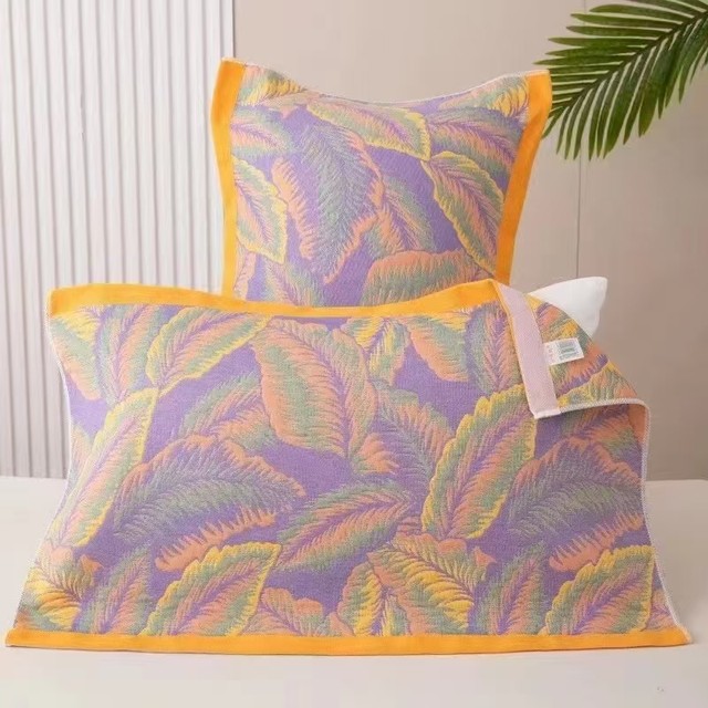 New gauze pillowcases, a pair of cotton soft multi-layered skin-friendly soft pillowcases for children and adults, home gift pillowcases that do not shed lint