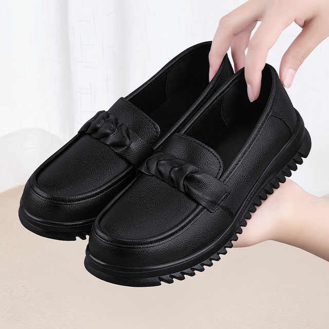 KFC anti-slip work shoes for women's leather shoes for work without tiring feet kitchen soft sole black waterproof and oil-proof mother shoes