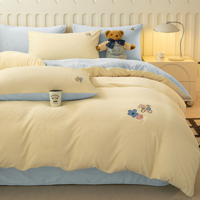 TeenieWeenie bear embroidered milk velvet four-piece set thickened coral velvet bedding warm three-piece set