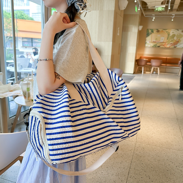 
Dopamine travel bag large capacity short-distance business trip luggage bag contrasting color casual yoga bag mother and baby storage bag