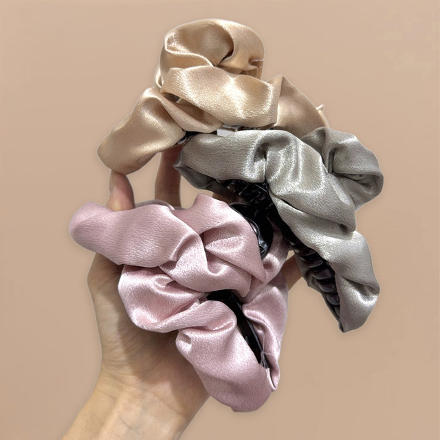 Clouds fluffy and plump back of the head clip hairpin 2025 new black high-end clip headdress hairpin for women