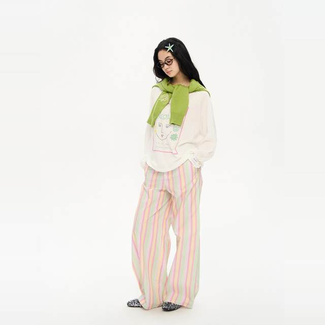 Heris grass portrait pattern print loose large style thin transparent snowflake knitted long sleeve T-sun protection against sun
