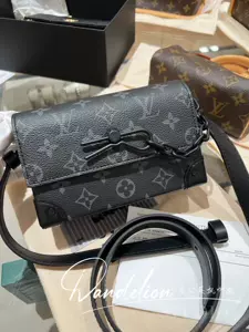 Louis Vuitton Monogram Unisex Street Style Leather Small Shoulder Bag Logo  (M81783)