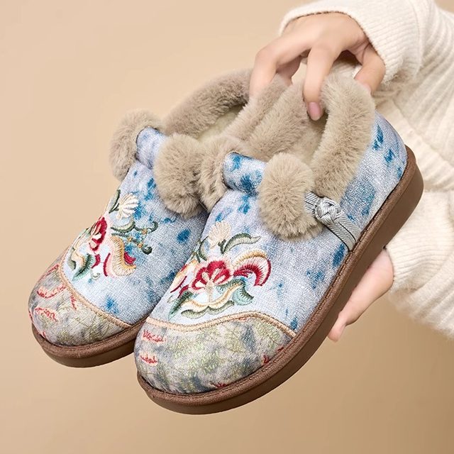 Women's Shoes 2025 New Sheep Wool Cotton Shoes Old Beijing Cloth Shoes Plus Velvet Thickened Ethnic Style Embroidered Shoes Mom's Shoes