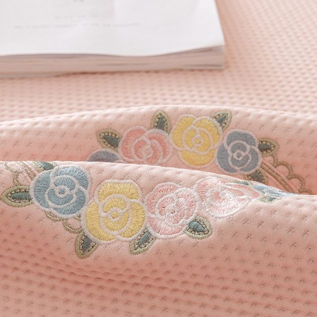 
Summer Ice Bean Cool Mat Bedskirt Three-piece Set 2025 New Type A Maternal and Infant Grade Cooling Air-conditioned Mat Can Be Machine Washed