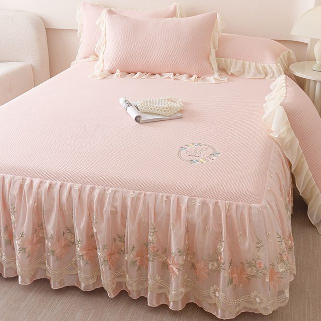 
Summer Ice Bean Cool Mat Bedskirt Three-piece Set 2025 New Type A Maternal and Infant Grade Cooling Air-conditioned Mat Can Be Machine Washed