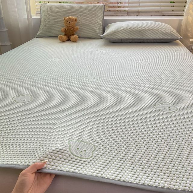 
Category A maternal and infant grade ice bean ice silk mat bed sheet set three-piece foldable machine washable soft mat air-conditioned mat