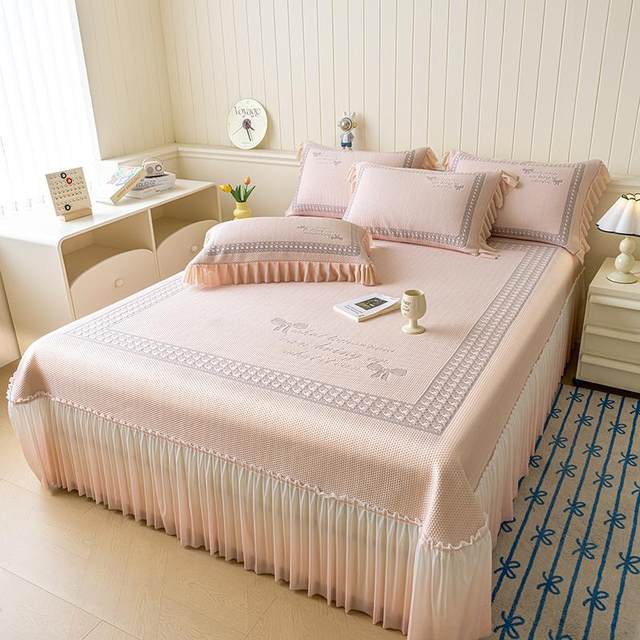 Class A mother-child grade iced bean mat three-piece set gradient bed skirt summer ice silk mat machine-washed household mat