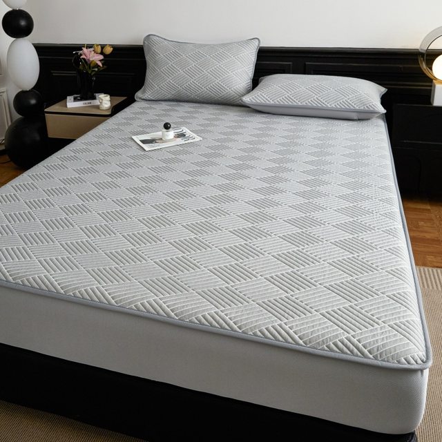 
Category A maternal and infant grade machine washable thickened PE medium molecule ice bean soft mat foreign trade best-selling bed sheet ice silk mat