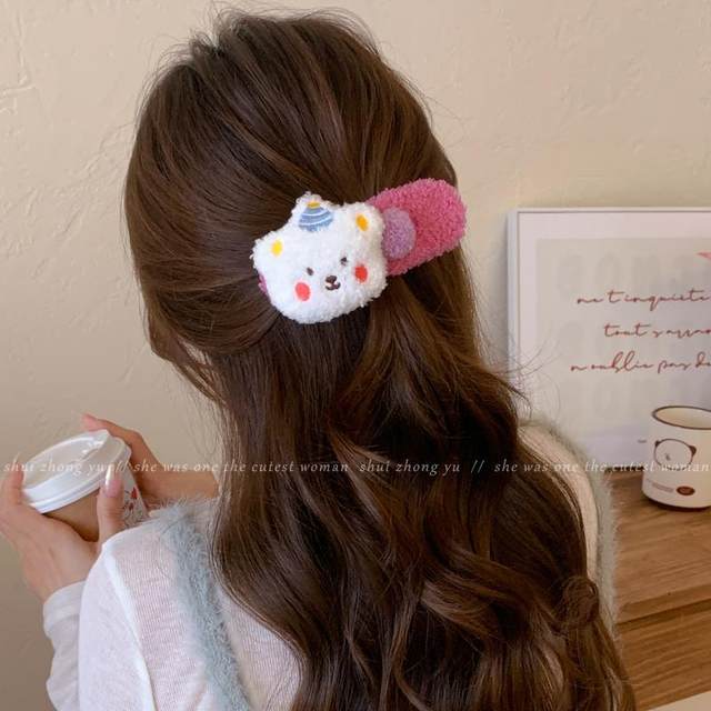 Plush pudding bear hair clip for women with side bangs and broken hair, hair clip on the back of the head, large duckbill clip hair clip headwear