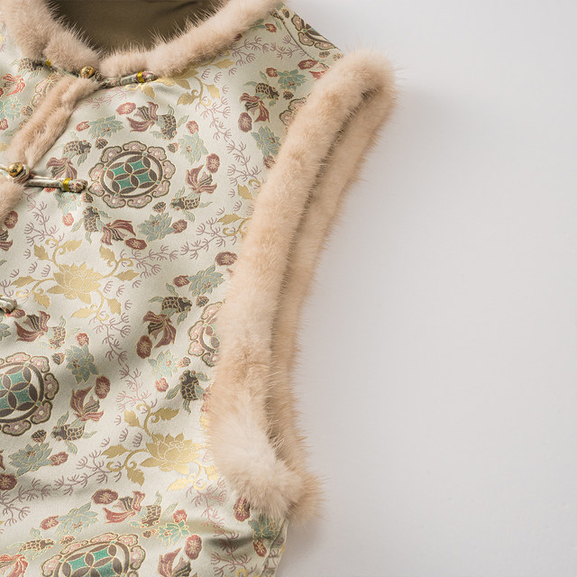 Liangxizi new Chinese style Chinese style mulberry silk silk cotton jacket vest women's fur collar short buckle horse clip
