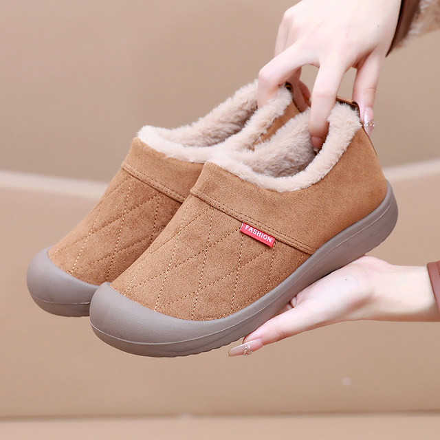 2025 Winter New Old Beijing Cotton Shoes Women's Velvet Thickened Warm Slip-on Cotton Shoes Middle-aged and Elderly Mothers Cotton Boots