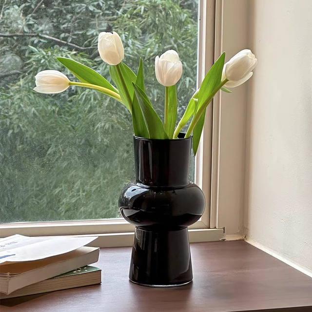 Net red light luxury black retro glass small flower bottle flower bottle flower bottle flower arrangement living room desktop hydroponic green value flower home ornaments