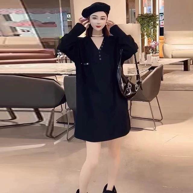 Korean casual hip-pack V-neck long-sleeved T-shirt dress with autumn and winter large size 300 Jin [Jin equals 0.5 kg] mid-length loose versatile top