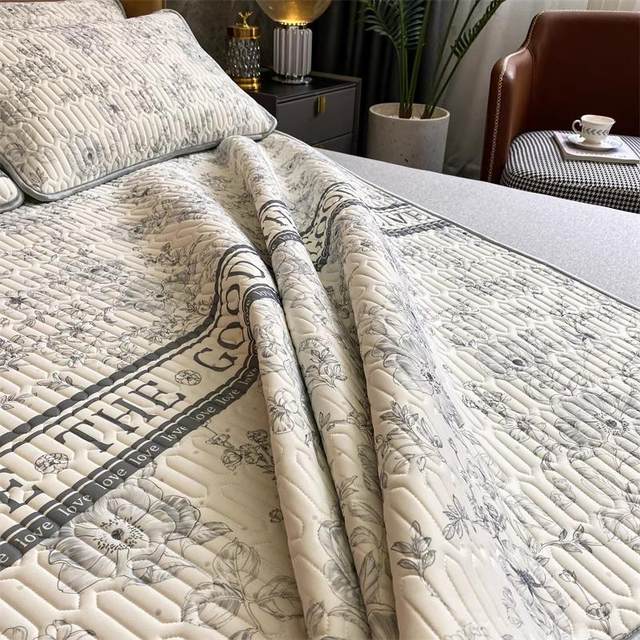 Class A mother and baby grade summer ice silk latex mat three-piece set of bed sheets with bed sheets that can be machine-washed air-conditioning soft mat