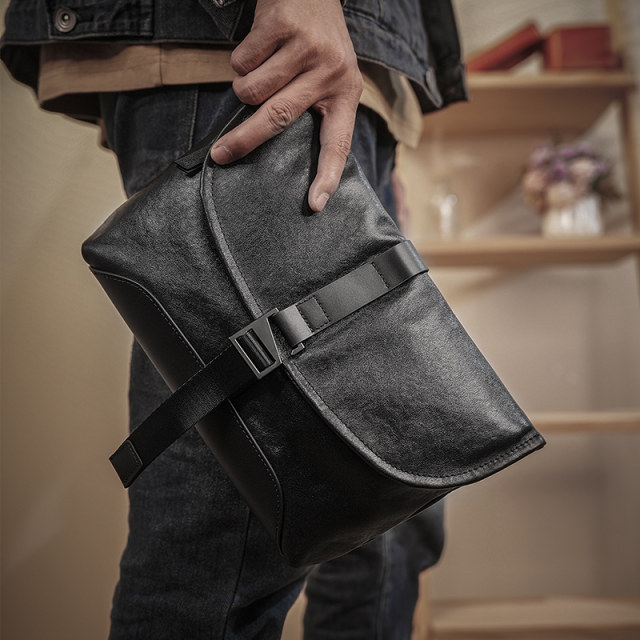 Master Lu cowhide bag men's crossbody bag 2025 new genuine leather shoulder bag commuter postage bag shoulder bag men's shoulder bag