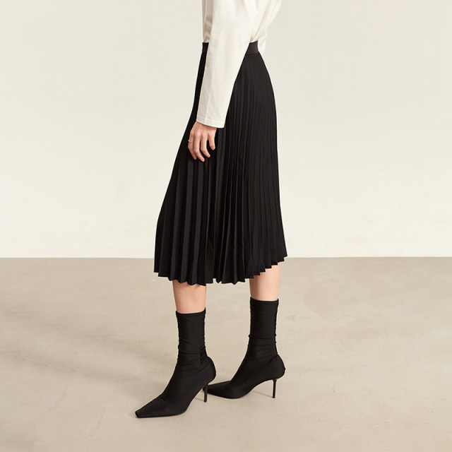 Amii2025 Spring New Commuter Elegant Heavy Industry Pleated A-shaped Pleated Skirt Women's Loose Black Skirt

