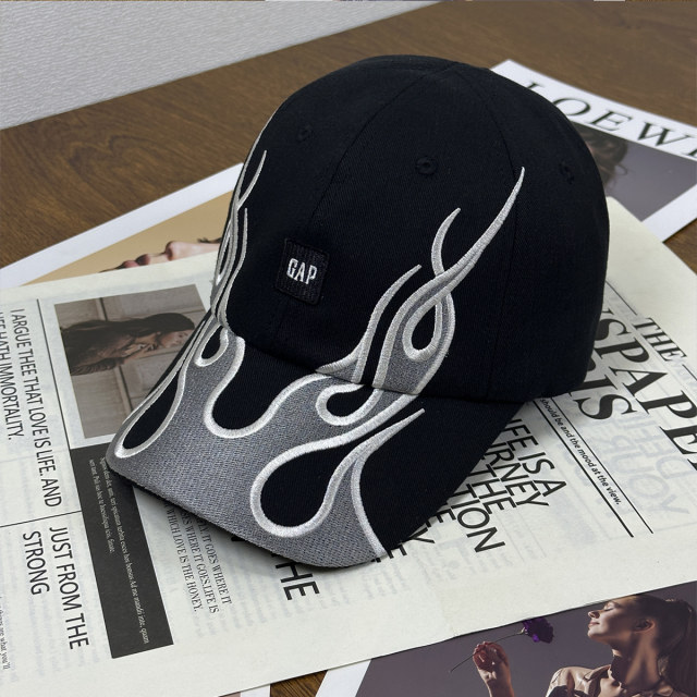 Kanye Kanye's same hat with flame baseball cap showing his face in small summer versatile baseball cap for men and women's personality hip-hop

