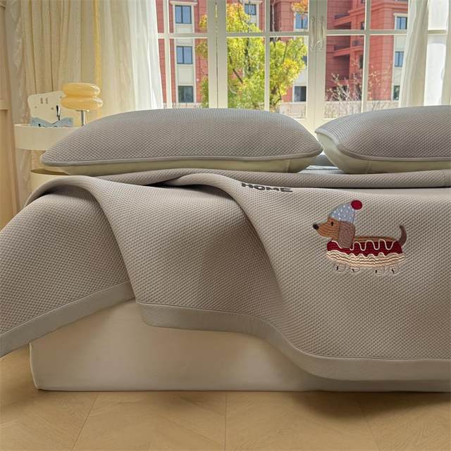 
Category A maternal and infant grade marine silk ice bean mat three-piece mattress cool summer ice silk mat summer air-conditioned mat