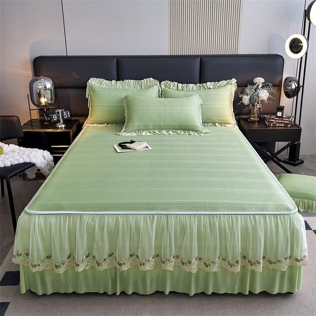 
Category A maternal and infant light luxury ice bean mat three-piece bed skirt style removable and machine washable ice silk mat 1.8 meters bed