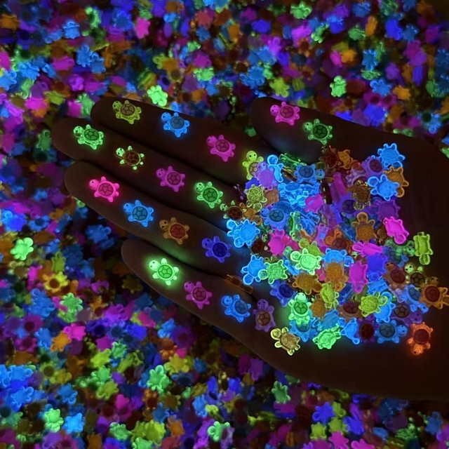 
New mini cartoon color mini luminous ultra-small turtle toy internet celebrity popular ornament turtle diy accessories