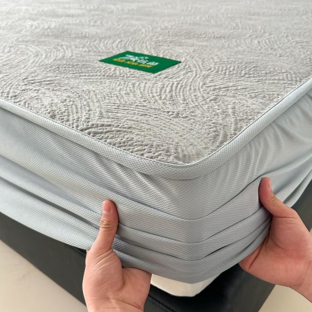 
Maternal and infant grade high-end ice silk mat three-piece fitted sheet style ice bean soft mat machine washable summer mattress