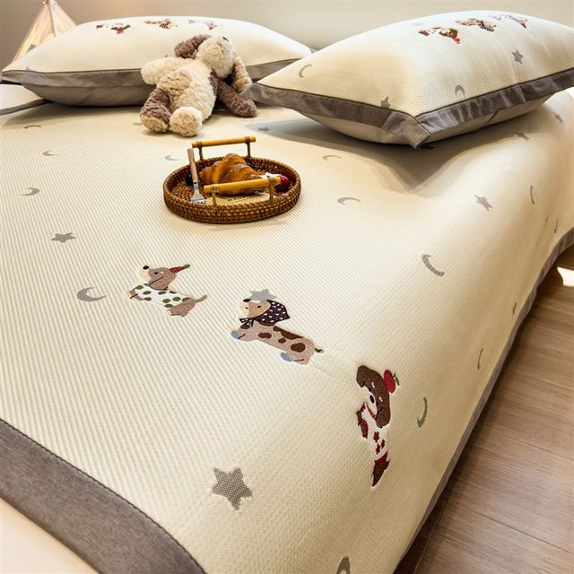 
Maternal and child-like cartoon dachshund icedou Dou summer ice silk mat summer 20 new air-conditioned soft mat