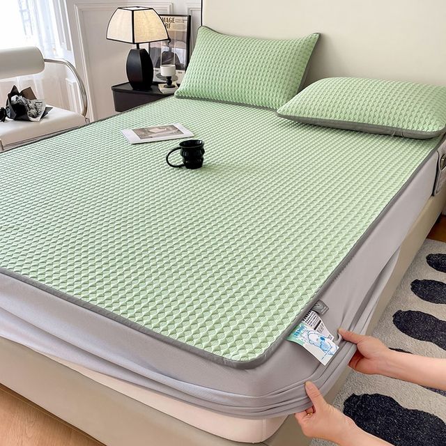 
2025 new style ice silk mat three-piece set summer aB maternal and infant grade bed sheet style ice doudou air-conditioned mat machine washable