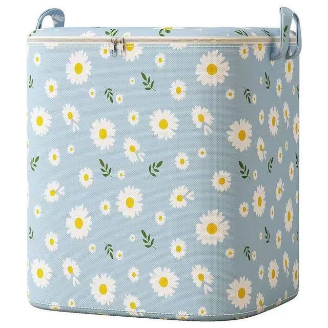 a Household seasonal fabric storage bag Large capacity portable zipper quilt storage bag Wardrobe space-saving clothes bag